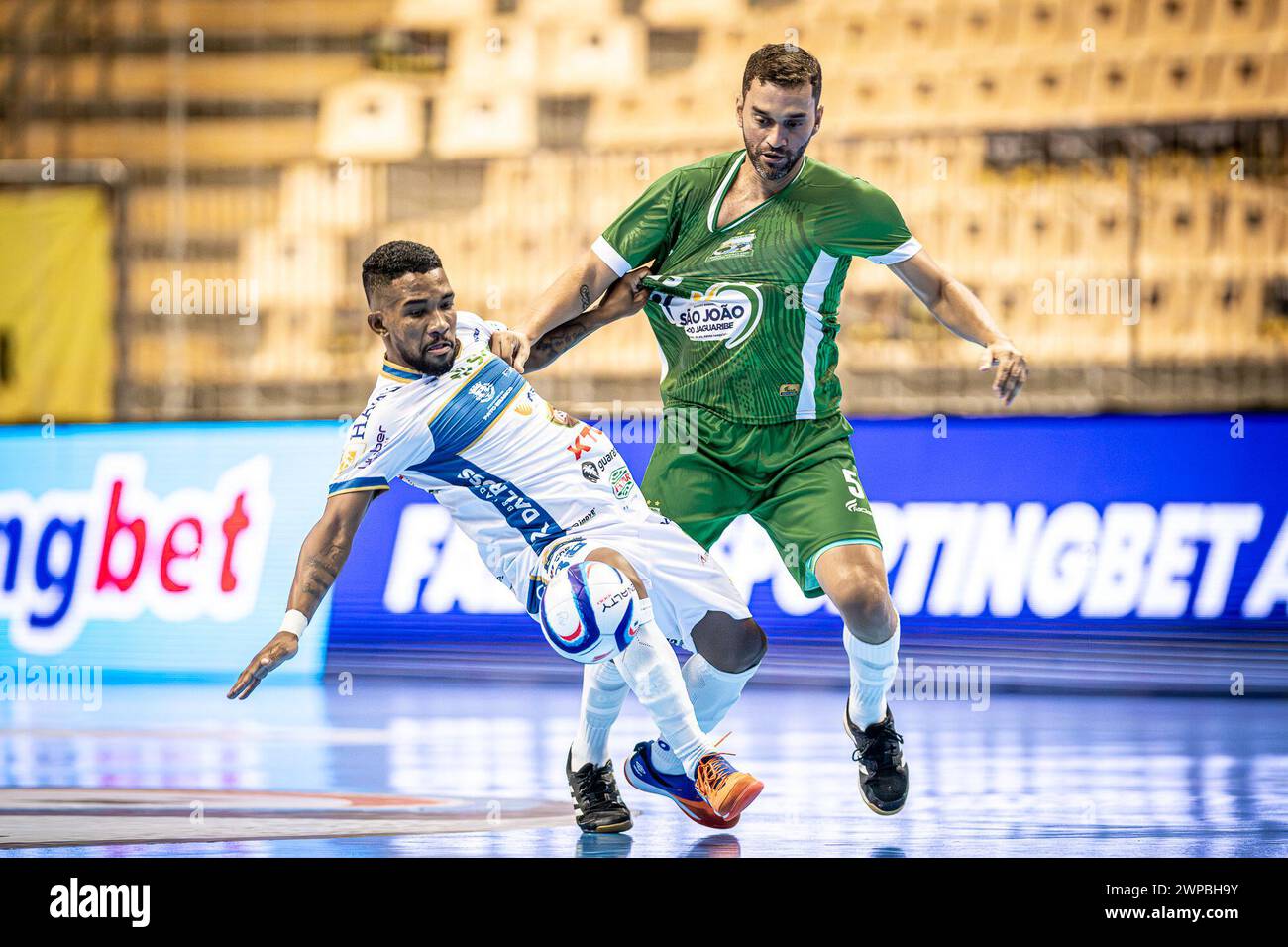 6. März 2024, Jaragua do Sul, Santa Catarina, Brasilien: JARAGUA DO SUL (SC), 06.03.2024- MEISTERSCHAFT/FUTSAL/SUPERCUP-Lanze während des Spiels zwischen Pato Futsal (PR) und Sao Joao do Jaguaribe (CE) für den Männer Futsal Super Cup 2024, ausgetragen am Mittwoch, 6. März, in der Arena Jaragua do Sul, Santa Catarina. (Kreditbild: © Richard Ferrari/TheNEWS2 via ZUMA Press Wire) NUR REDAKTIONELLE VERWENDUNG! Nicht für kommerzielle ZWECKE! Stockfoto
