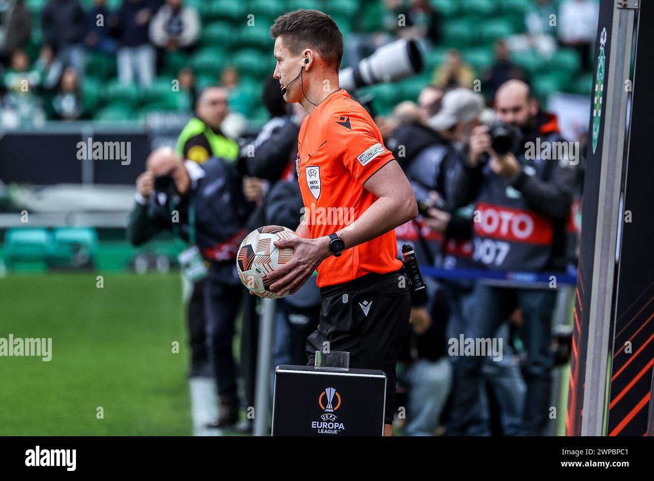 Lissabon, Portugal . März 2024. Lissabon Portugal, 6. März 2024: Schiedsrichter Daniel Siebert im Spiel der UEFA Europa League zwischen Sporting CP gegen Atalanta BC im Jose Alvalade Stadium in Lissabon (João Bravo /SPP). /Alamy Live News Stockfoto