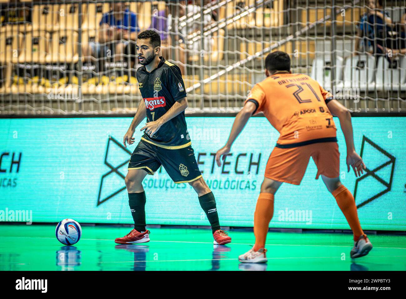 6. März 2024, Jaragua do Sul, Santa Catarina, Brasilien: JARAGUA DO SUL (SC), 06.03.2024- MEISTERSCHAFT/FUTSAL/SUPERCUP-Lanze während des Spiels zwischen Magnus Futsal (SP) und Apodi Futsal (RN), gültig für den Männer Futsal Super Cup 2024, ausgetragen am Mittwoch, 6. März, in der Arena Jaragua do Sul, Santa Catarina. (Kreditbild: © Richard Ferrari/TheNEWS2 via ZUMA Press Wire) NUR REDAKTIONELLE VERWENDUNG! Nicht für kommerzielle ZWECKE! Stockfoto