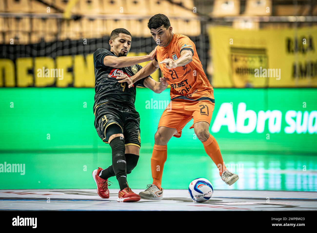 6. März 2024, Jaragua do Sul, Santa Catarina, Brasilien: JARAGUA DO SUL (SC), 06.03.2024- MEISTERSCHAFT/FUTSAL/SUPERCUP-Lanze während des Spiels zwischen Magnus Futsal (SP) und Apodi Futsal (RN), gültig für den Männer Futsal Super Cup 2024, ausgetragen am Mittwoch, 6. März, in der Arena Jaragua do Sul, Santa Catarina. (Kreditbild: © Richard Ferrari/TheNEWS2 via ZUMA Press Wire) NUR REDAKTIONELLE VERWENDUNG! Nicht für kommerzielle ZWECKE! Stockfoto