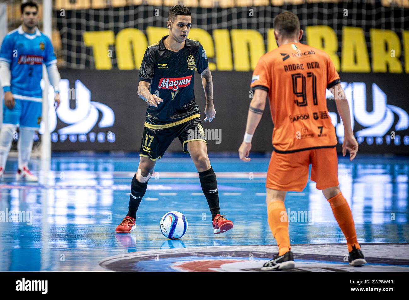 6. März 2024, Jaragua do Sul, Santa Catarina, Brasilien: JARAGUA DO SUL (SC), 06.03.2024- MEISTERSCHAFT/FUTSAL/SUPERCUP-Lanze während des Spiels zwischen Magnus Futsal (SP) und Apodi Futsal (RN), gültig für den Männer Futsal Super Cup 2024, ausgetragen am Mittwoch, 6. März, in der Arena Jaragua do Sul, Santa Catarina. (Kreditbild: © Richard Ferrari/TheNEWS2 via ZUMA Press Wire) NUR REDAKTIONELLE VERWENDUNG! Nicht für kommerzielle ZWECKE! Stockfoto