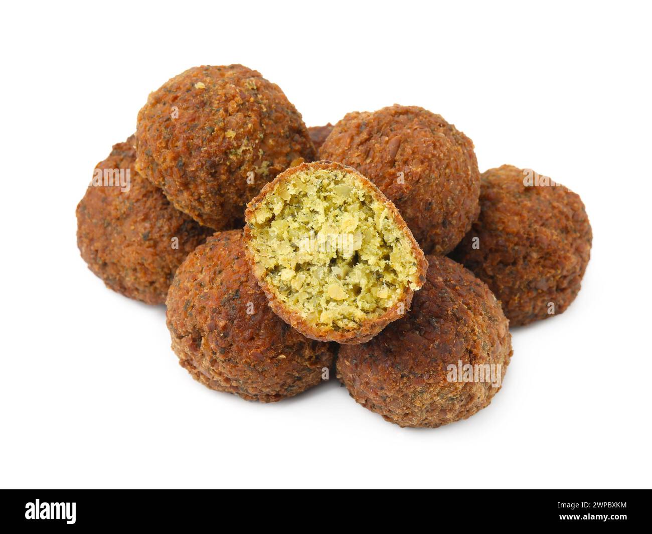 Köstliche frittierte Falafelbällchen isoliert auf weiß Stockfoto