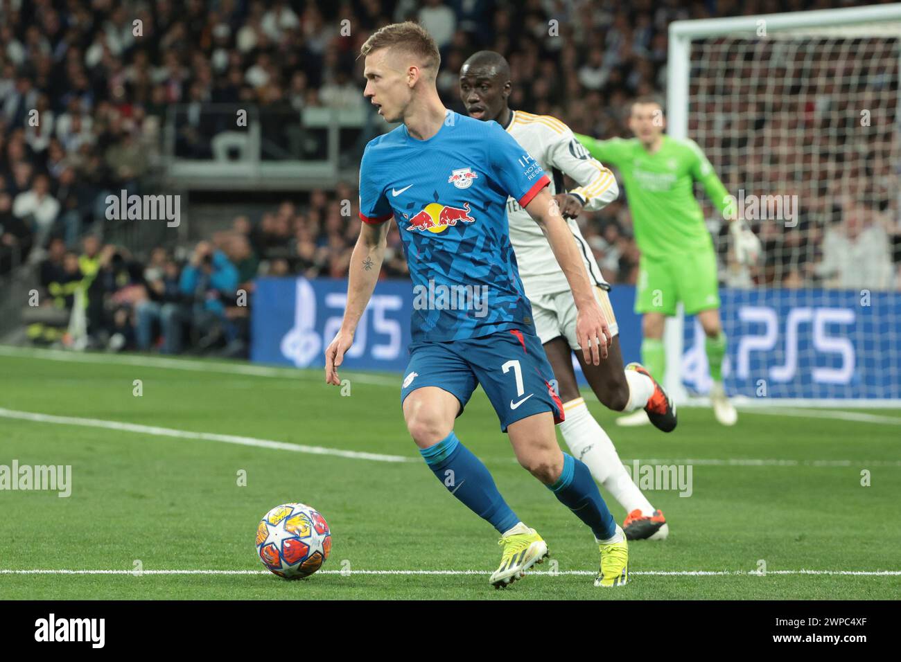 Madrid, Espagne. März 2024. Dani Olmo von RB Leipzig, Ferland Mendy von Real Madrid während der UEFA Champions League, Achtelfinale, 2. Leg-Fußballspiel zwischen Real Madrid und RB Leipzig am 6. März 2024 im Santiago Bernabeu Stadion in Madrid, Spanien - Foto Jean Catuffe/DPPI Credit: DPPI Media/Alamy Live News Stockfoto