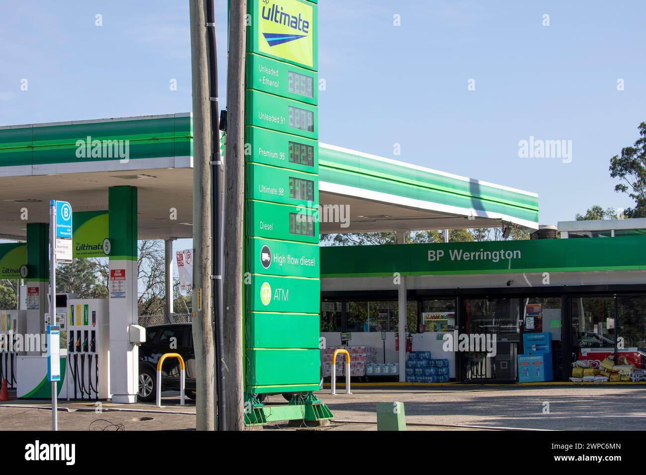 BP-Tankstelle in Werrington, Western Sydney, NSW, Australien, 2024 Stockfoto