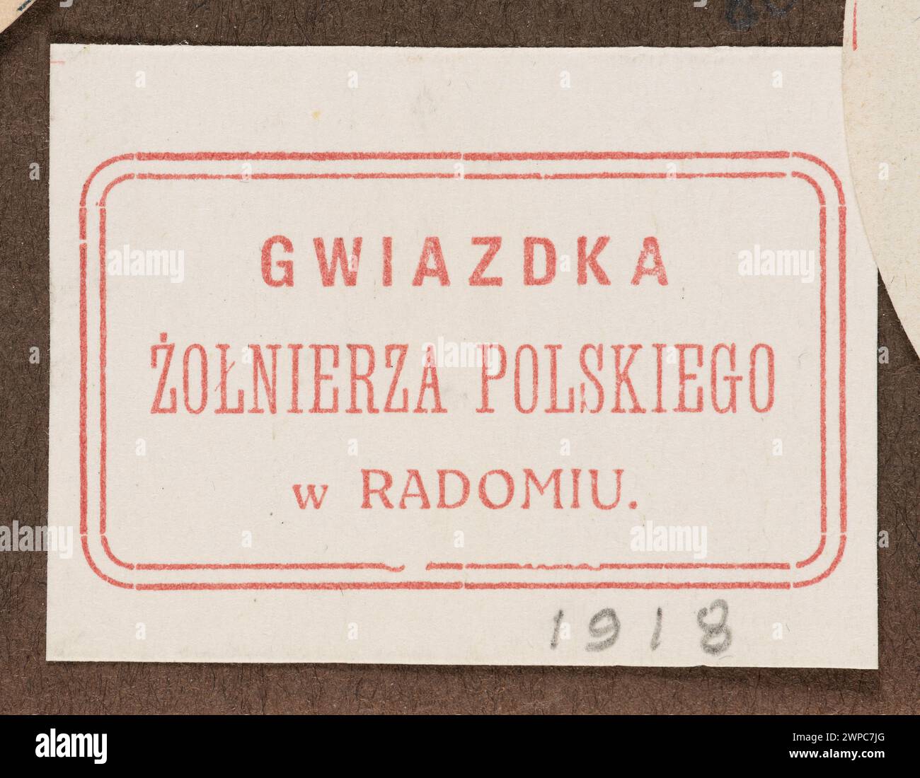 1918 Kartondruck mit Text, der dem Stern des polnischen Soldaten in Radom gewidmet ist, zum Gedenken an den Militärdienst. Stockfoto