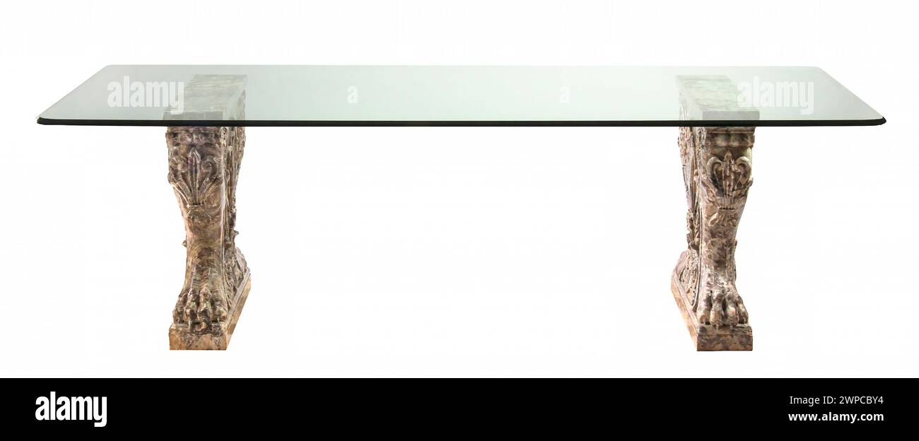 Glastisch rechteckige, aus Stein geschnitzte Beine mit Schneideweg. Stockfoto