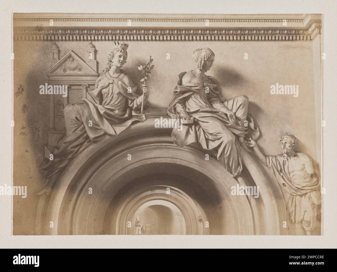 Innendekoration der Kirche St. Piotr und Paw in Vilnius, fotografiert 1912-1913 von Jan BU Hak, mit dekorativen Details. Stockfoto