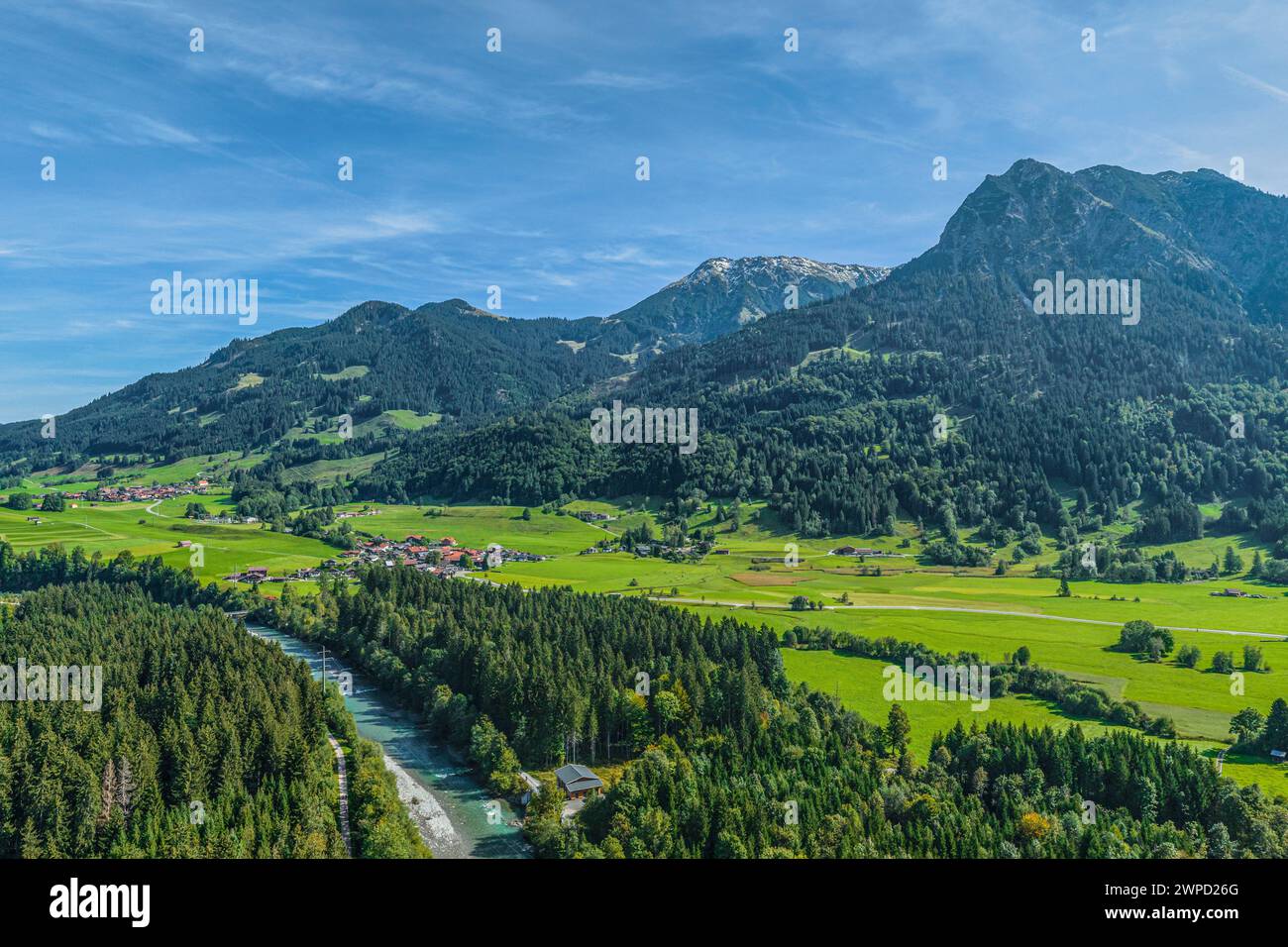 Idyllisches Oberallgäu an der Quelle der Iller bei Oberstdorf im Sommer Stockfoto
