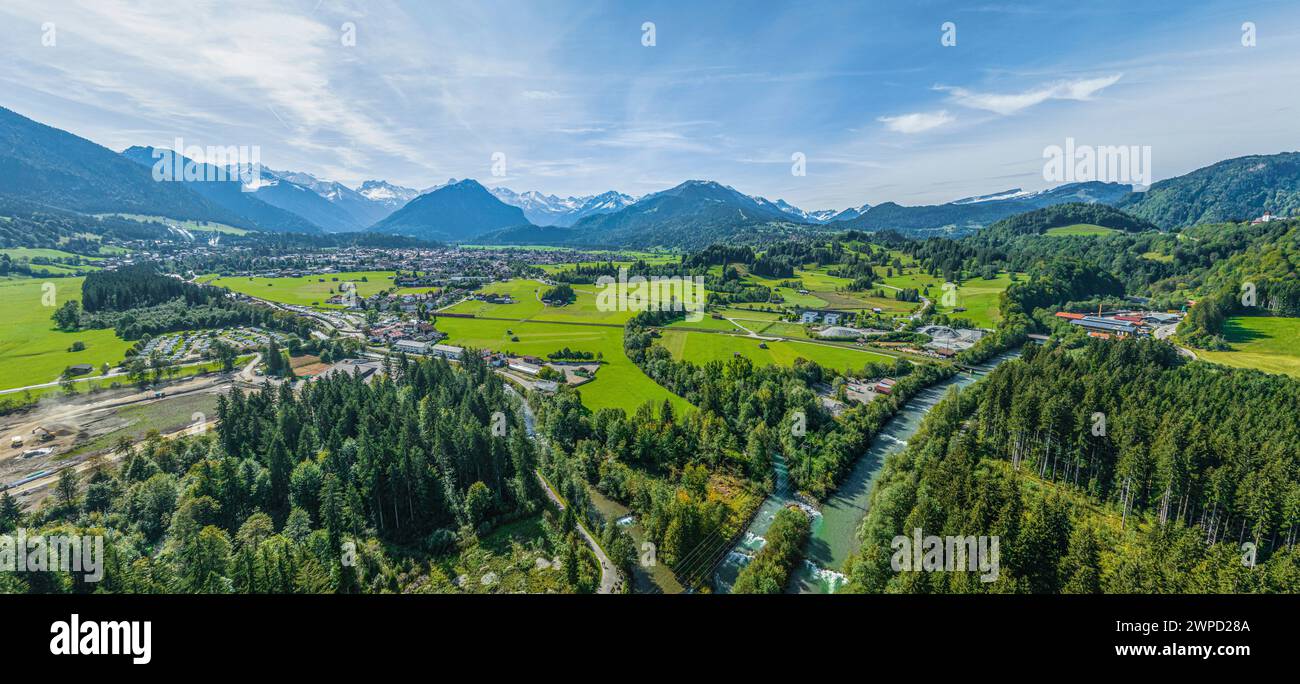 Idyllisches Oberallgäu an der Quelle der Iller bei Oberstdorf im Sommer Stockfoto