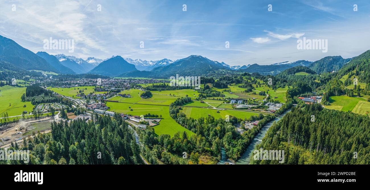 Idyllisches Oberallgäu an der Quelle der Iller bei Oberstdorf im Sommer Stockfoto