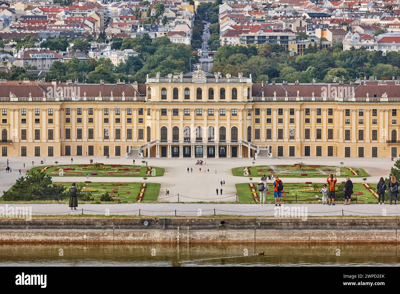 Schloss Schönbrunn und Gärten. Architektonisches Wahrzeichen in Wien. Österreich Stockfoto