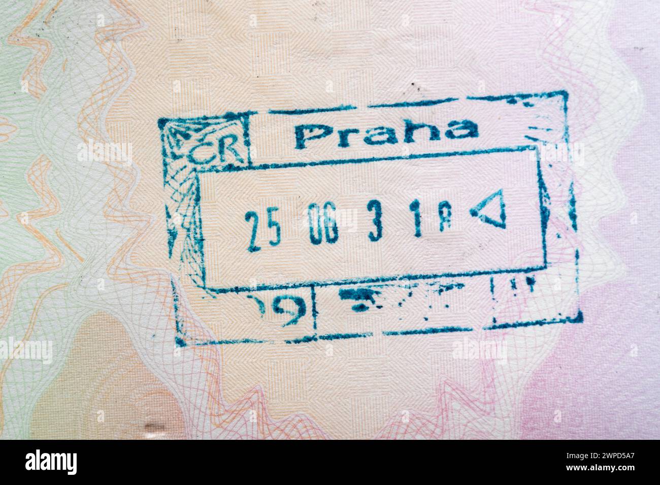 Praha (Prag) Stempel im britischen Pass bei der Einreise in die Tschechische Republik Stockfoto