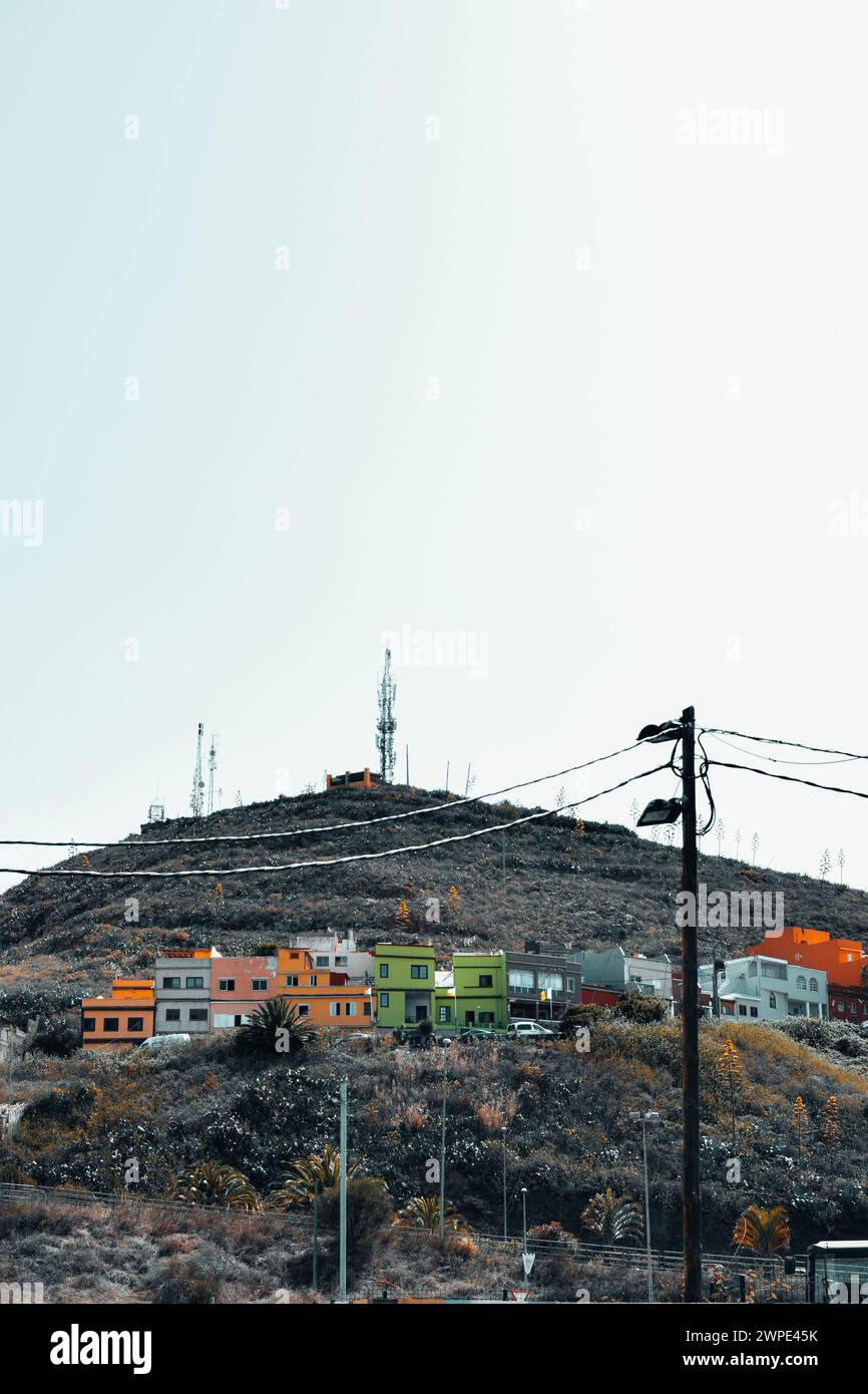 Häuser auf einem Hügel in San Cristóbal de La Laguna. Stockfoto