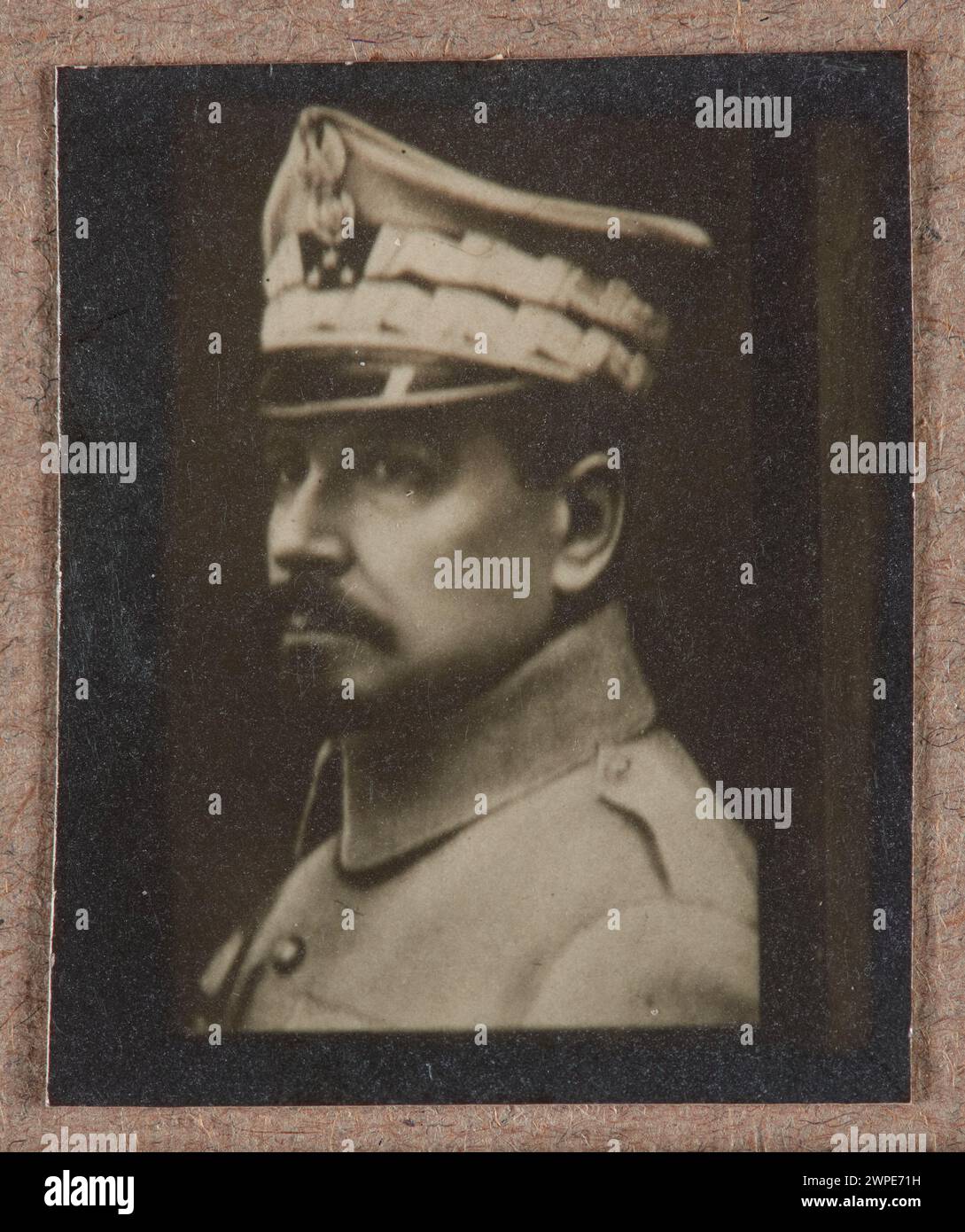 Porträt von General Jozef Haller, das zwischen 1914 und 1920 entstanden ist und seine Rolle in der polnischen Militärgeschichte darstellt. Stockfoto