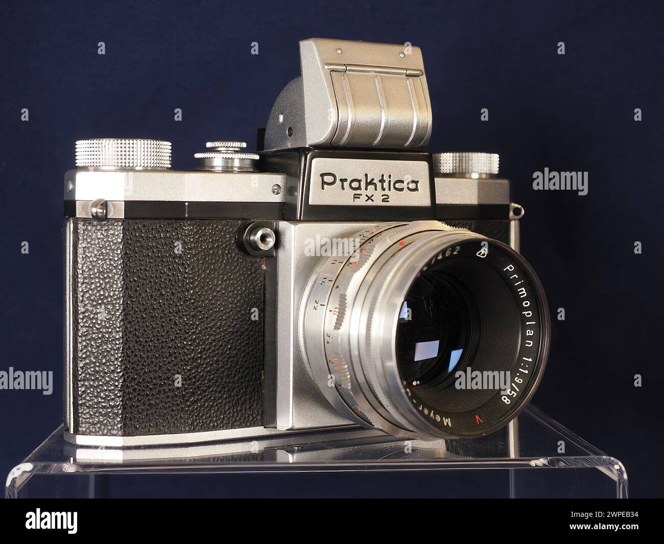 Praktica FX 2 Kamera aus Dresden, DDR. Sie verwendete die 1938 von Carl Zeiss Jena entwickelte M42-Objektivhalterung für die Praktica-Linie. Nr. 2 Stockfoto