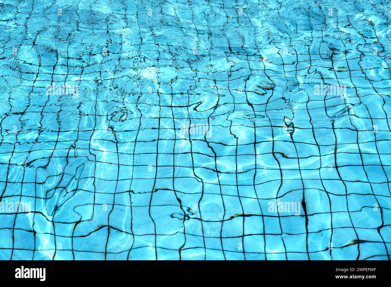 Swimmingpool mit abstraktem Hintergrund Stockfoto
