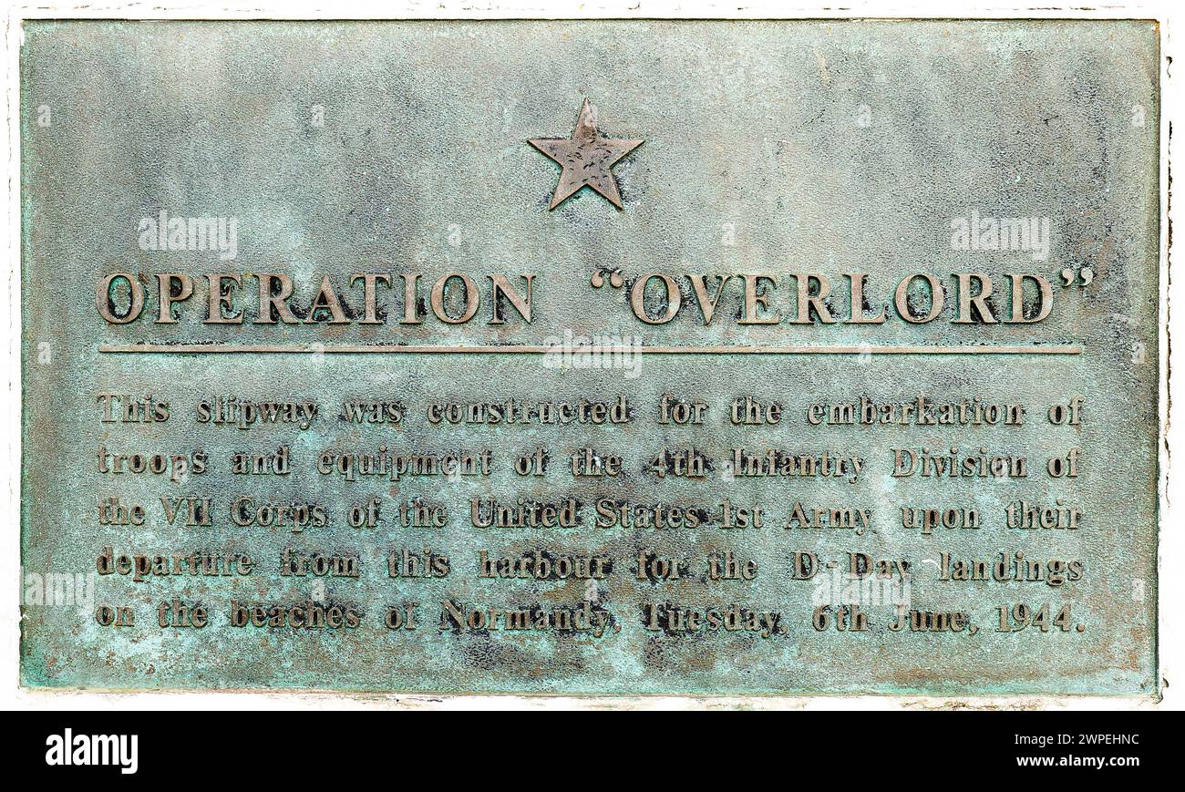 Gedenktafel zur Operation Overlord D-Day Landing am Brixham Harbour und Marina Devon UK Stockfoto