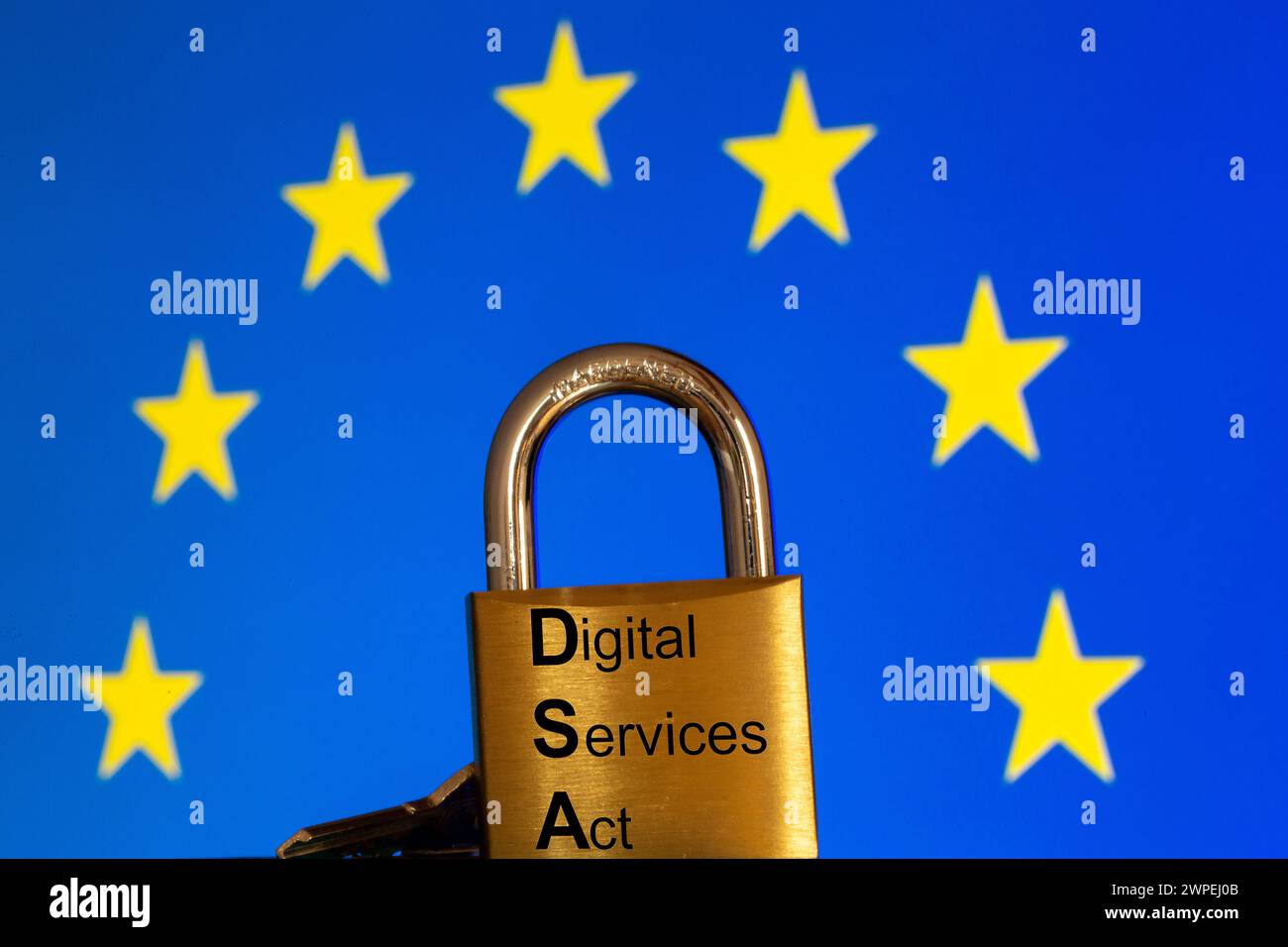 Symbolbild des Digital Services Act (DSA): Das neue Unionsrecht ist seit dem 17. Februar 2024 in vollem Umfang anwendbar Stockfoto