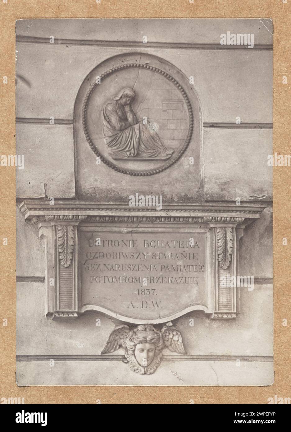 Apfel. Dampfplatte von 1837 an der Fassade des Pału (); BU Hak, Jan (1876-1950); 1920 (1920-00-1920-00-00-00); Stockfoto