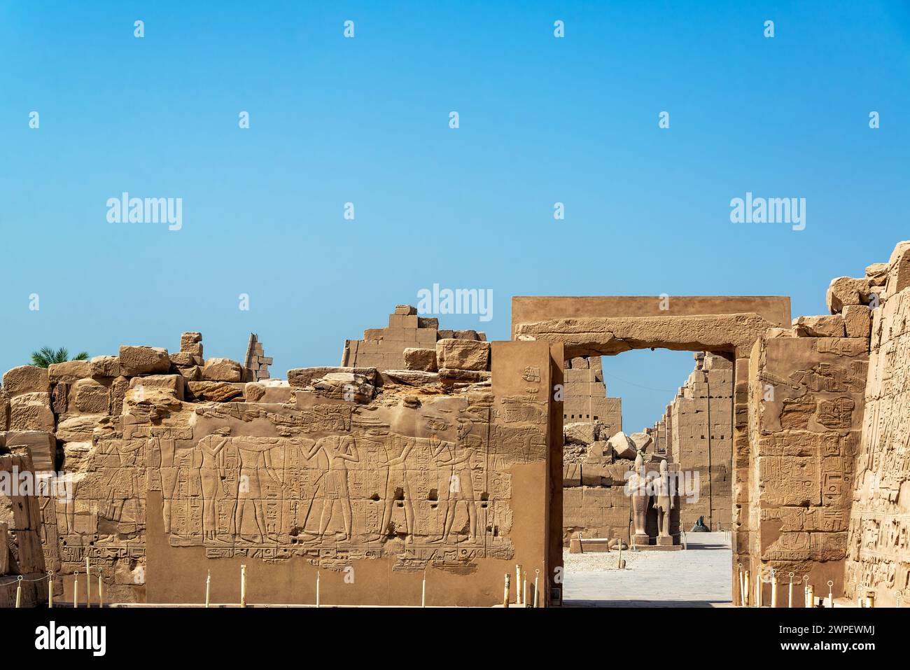 Blick auf den antiken Karnak Tempel in Luxor, Ägypten Stockfoto