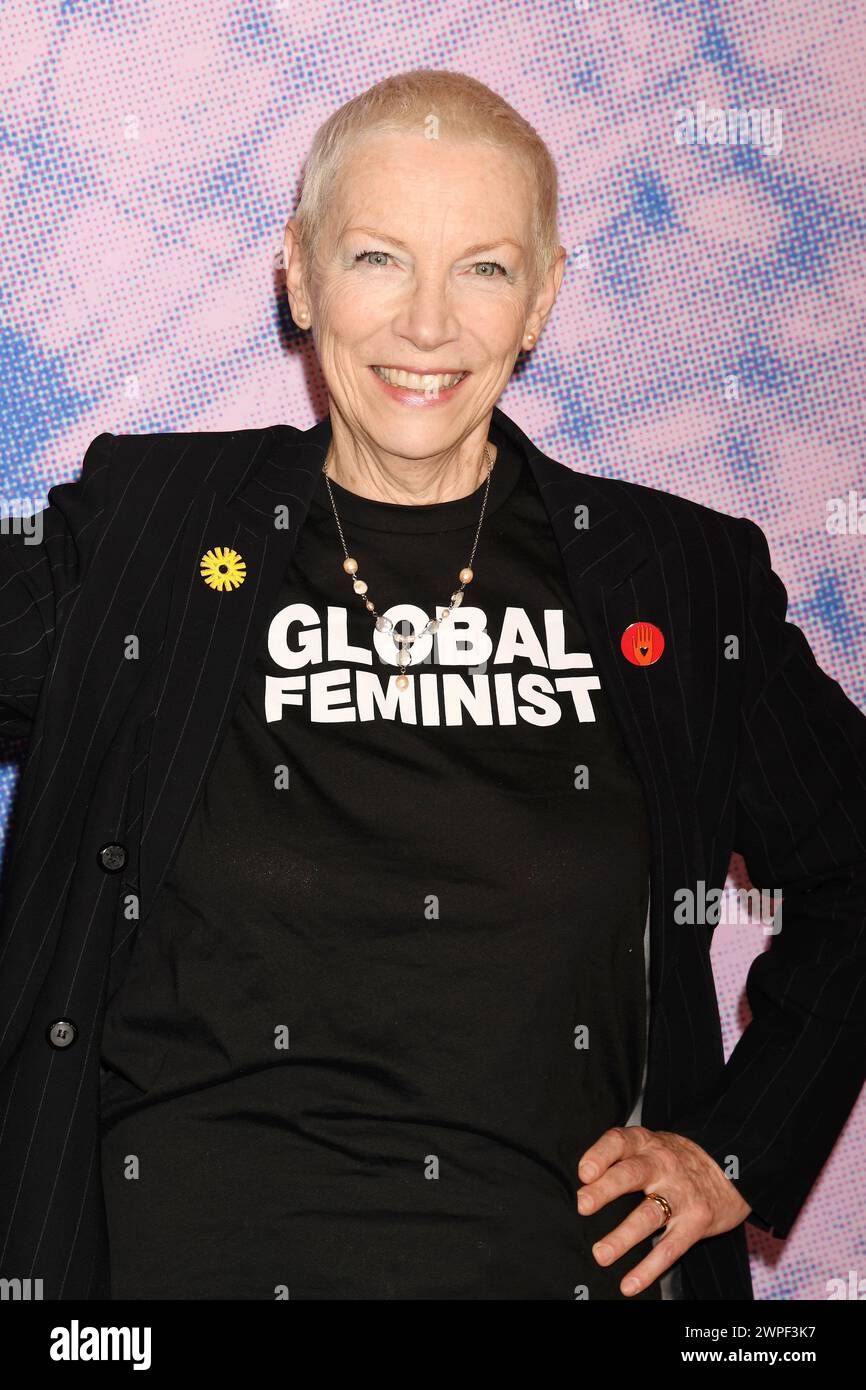 West Hollywood, Kalifornien, USA. März 2024. Annie Lennox nimmt am 6. März 2024 an den Green Carpet Fashion Awards 2024 im 1 Hotel West Hollywood in West Hollywood, Kalifornien, Teil. Quelle: Jeffrey Mayer/Media Punch/Alamy Live News Stockfoto
