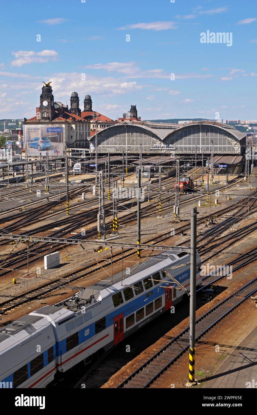 Übersicht über den Hauptbahnhof Prag (Praha Hlavní Nadrazí) Stockfoto