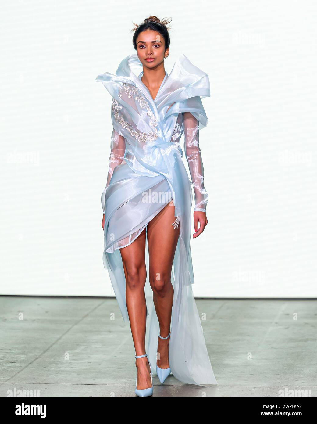 Fashion Scout London. Neue Designer zeigen ihre neuesten Designs während der London Fashion Week Stockfoto
