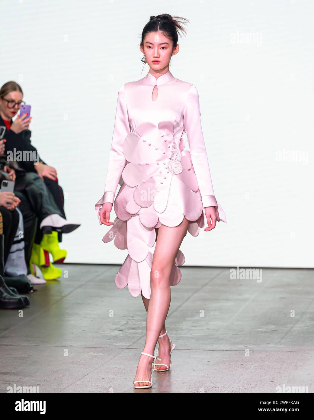 Fashion Scout London. Neue Designer zeigen ihre neuesten Designs während der London Fashion Week Stockfoto