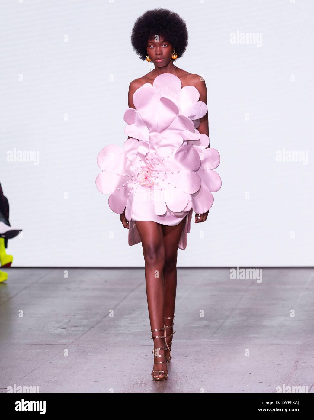 Fashion Scout London. Neue Designer zeigen ihre neuesten Designs während der London Fashion Week Stockfoto