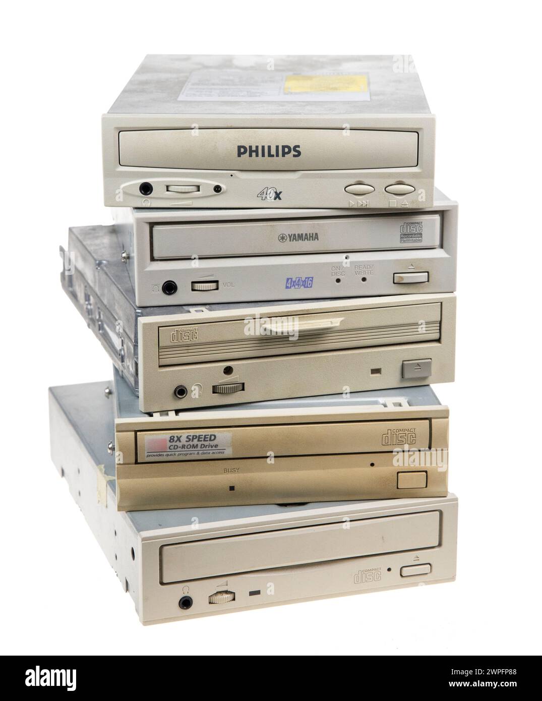 Veraltete CD-ROM-Laufwerke für Computer Stockfoto