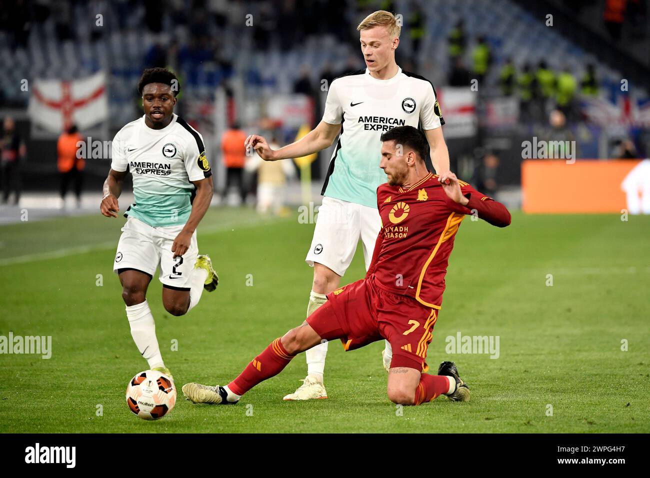 Rom, Italien. März 2024. Tariq Lamptey, Jan-Paul van Hecke vom FC Brighton und Lorenzo Pellegrini von AS Roma während des Europa League-Fußballspiels zwischen AS Roma und AS Roma gegen Brighton & Hove Albion FC, Europa League, Fußball im Olimpico-Stadion in Rom (Italien), 7. März 2024. Quelle: Insidefoto di andrea staccioli/Alamy Live News Stockfoto
