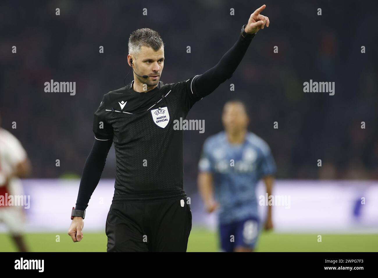 Amsterdam, Niederlande. März 2024. AMSTERDAM, 07.03.2024, JohanCruyff Stadium, UEFA Conference League Saison 2023/2024. Erste Etappe zwischen Ajax und Aston Villa. Schiedsrichterin Enea Jorgji (ALB) während des Spiels Ajax - Aston Villa Credit: Pro Shots/Alamy Live News Stockfoto