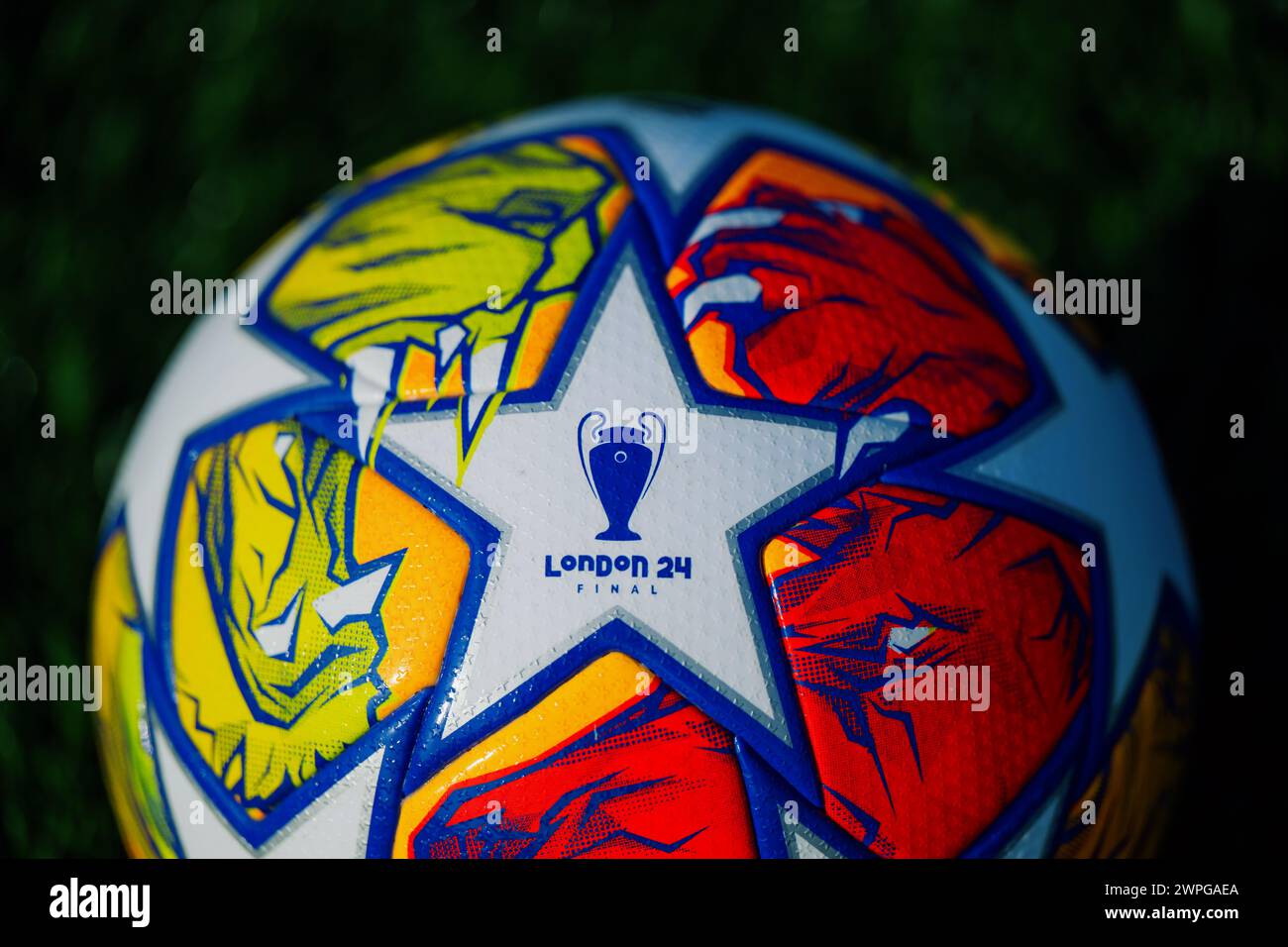 Nahaufnahme von Adidas UEFA Champions League Football 2024 Stockfoto