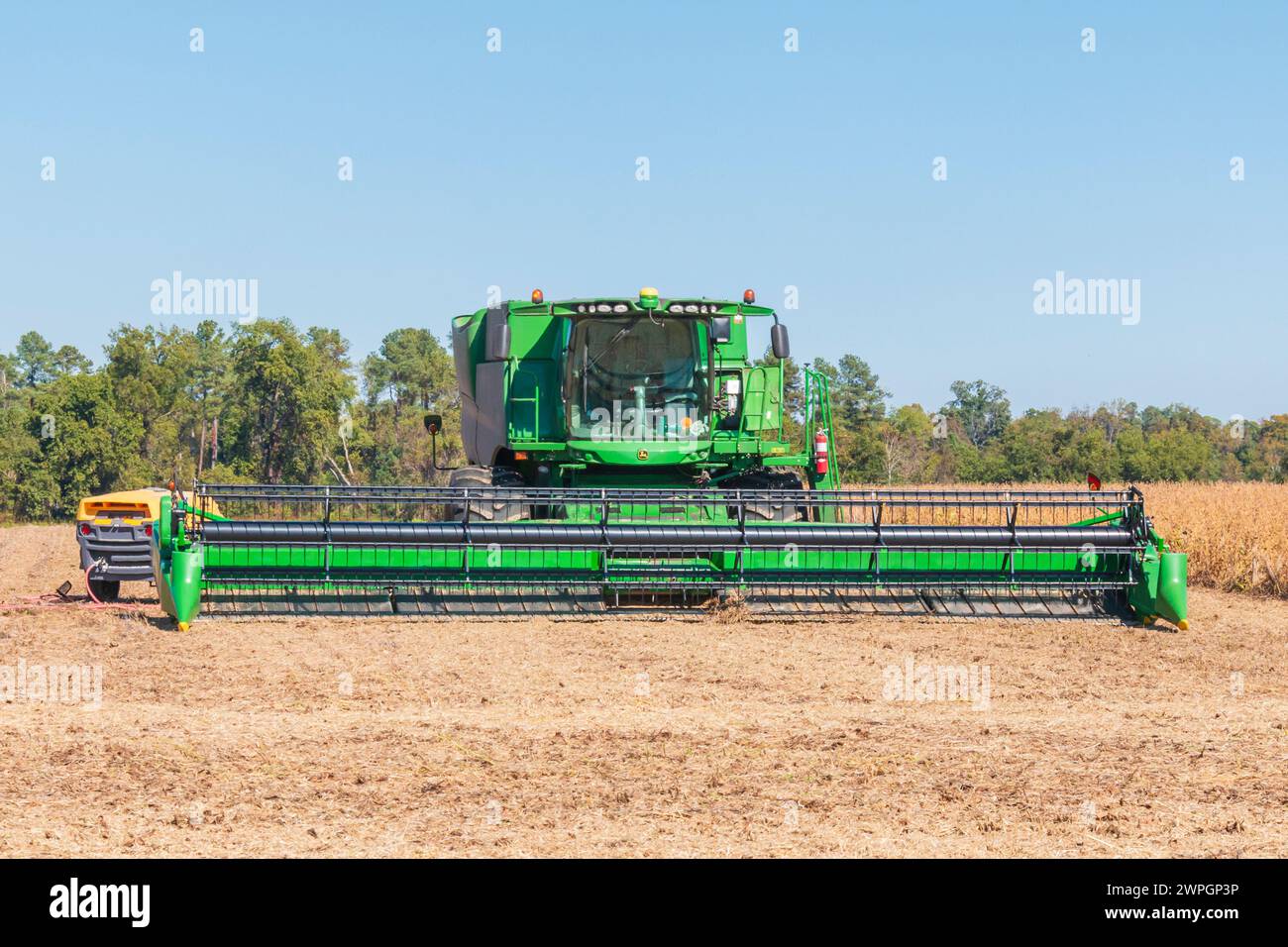 John Deere Combine auf der Shirley Plantation in Virginia. Stockfoto
