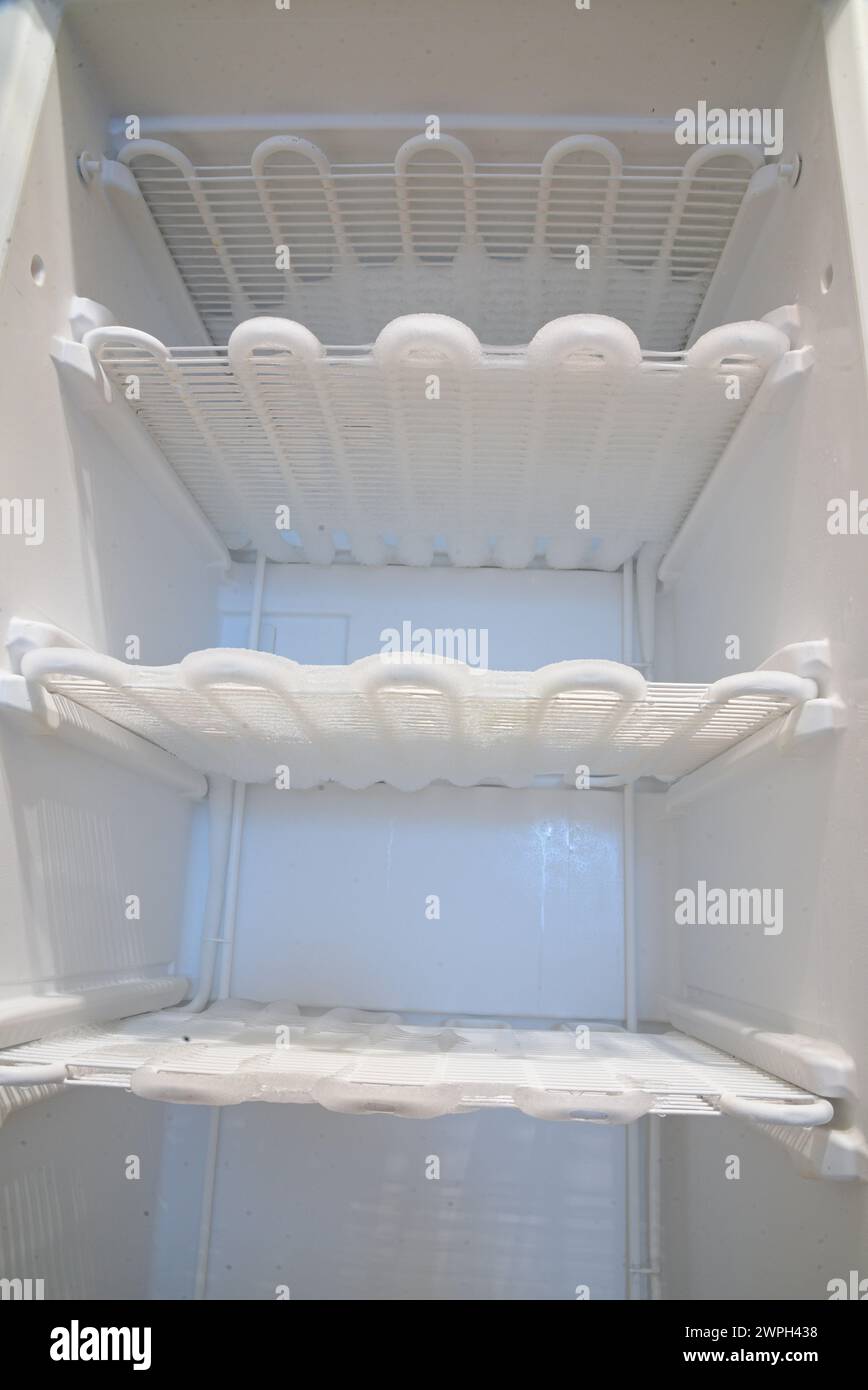 Energieverbrauch und Stromkosten durch Icy No-Frost-Gefrierschrank, Abtauen Stockfoto