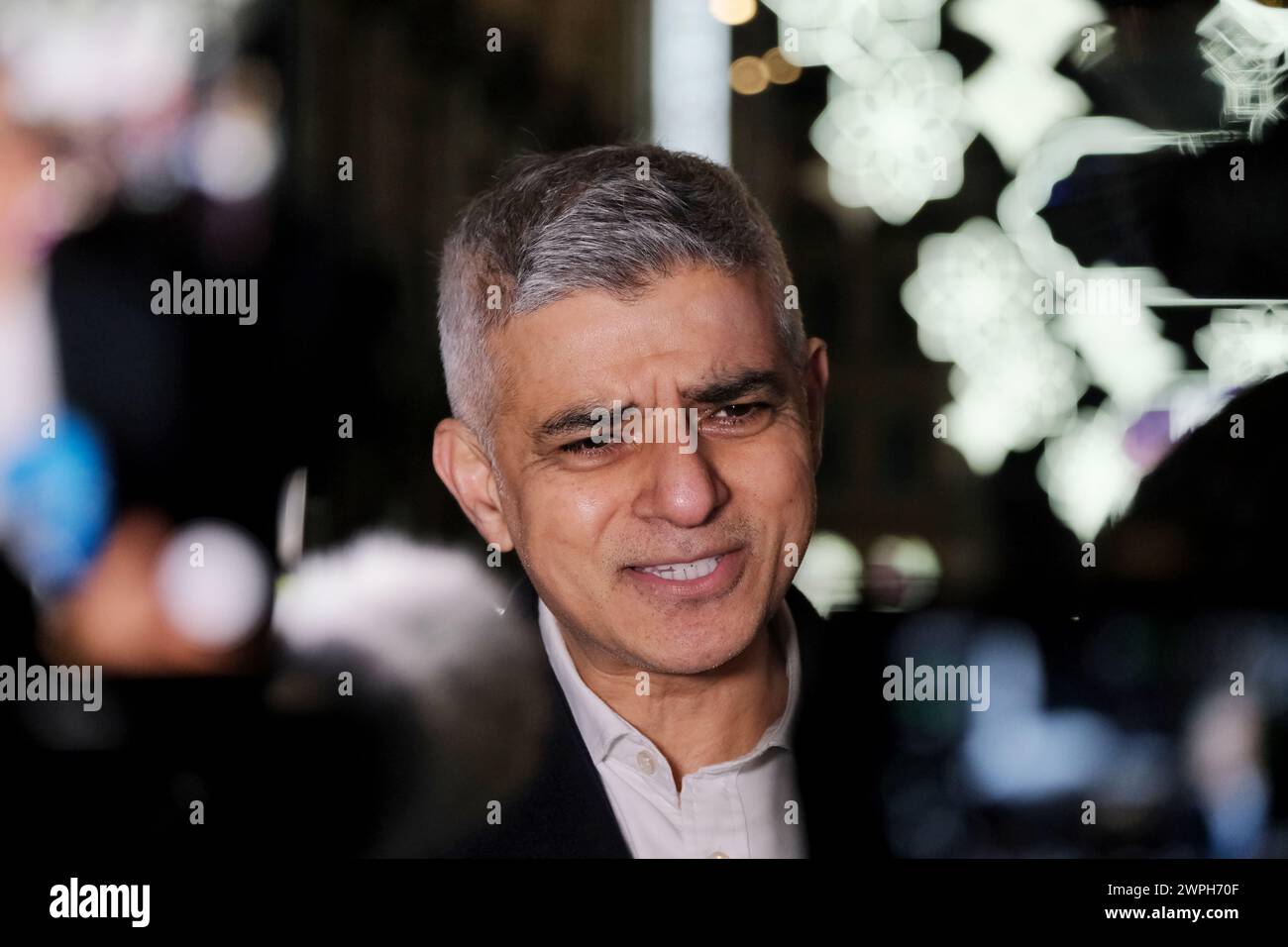 London, UK, 7. März 2024. Londons Bürgermeister Sadiq Khan schaltet die Ramadan-Lichter im West End ein, vor dem islamischen Fastenmonat. Quelle: Eleventh Photography/Alamy Live News Stockfoto