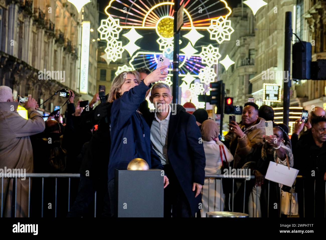 London, UK, 7. März 2024. Londons Bürgermeister Sadiq Khan schaltet die Ramadan-Lichter im West End ein, vor dem islamischen Fastenmonat. Quelle: Eleventh Photography/Alamy Live News Stockfoto