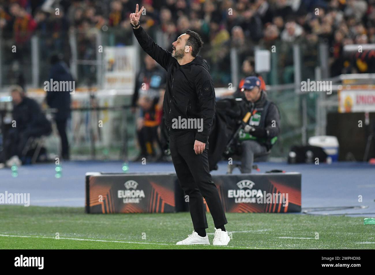 Roma, Latium. März 2024. Trainer von Brighton & Hove Albion Roberto de Zerbi während des Spiels der UEFA Europa League ALS Roma gegen Brighton & Hove Albion im Olimpico-Stadion in Rom, Italien, 07. märz 2024. Quelle: massimo insabato/Alamy Live News Stockfoto