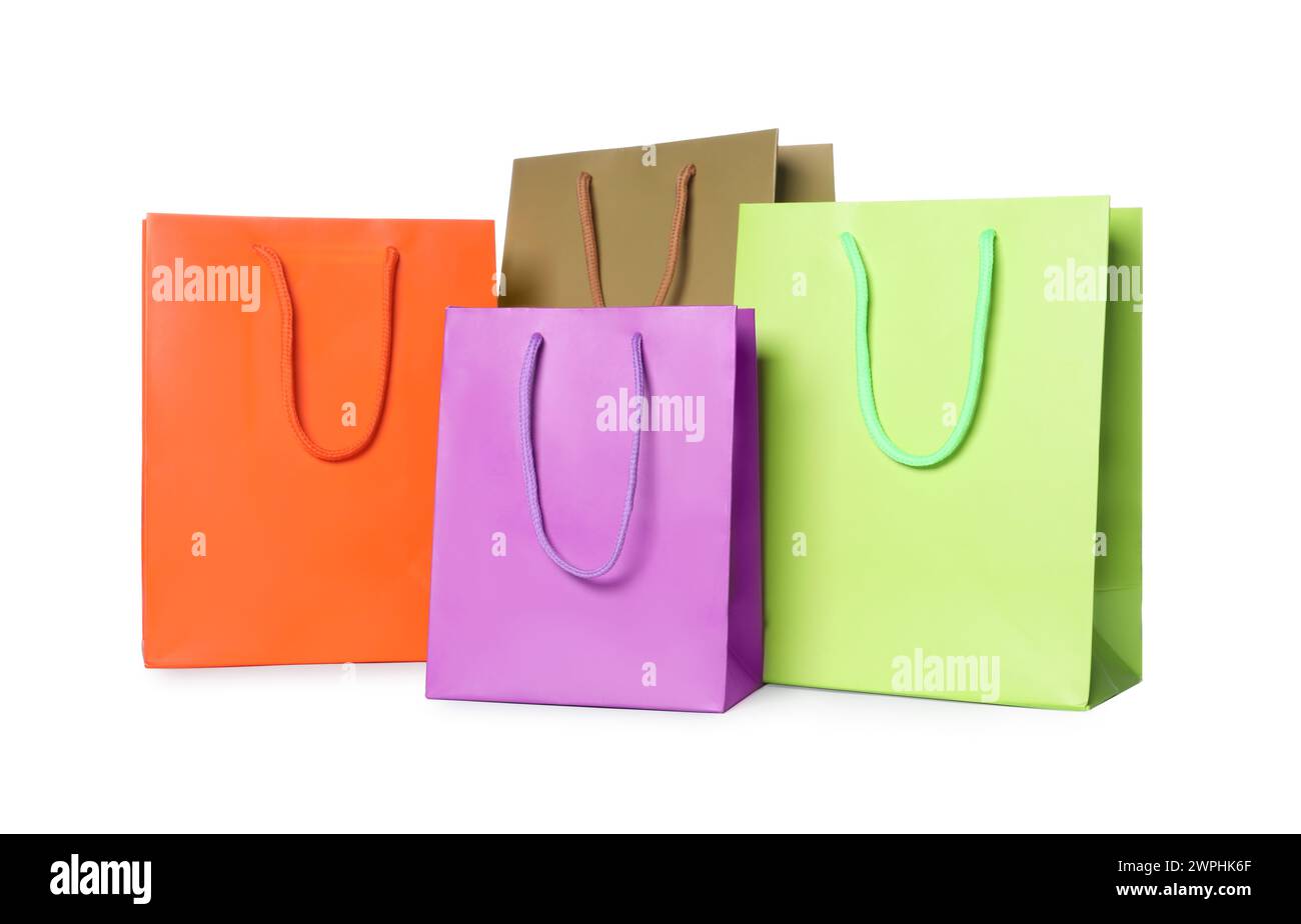 Bunte Papier Einkaufstüten isoliert auf weißem Stockfoto
