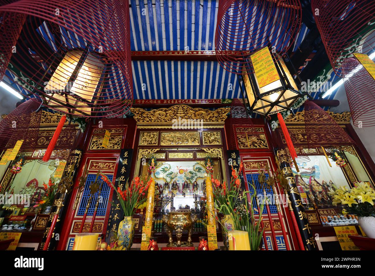 Hoi Quan Phuoc Kien ist ein kunstvoller Gottesdienst, der für chinesische Bewohner des 17. Jahrhunderts erbaut wurde und einer Meeresgöttin gewidmet ist. Altstadt von Hội an, Vietnam. Stockfoto