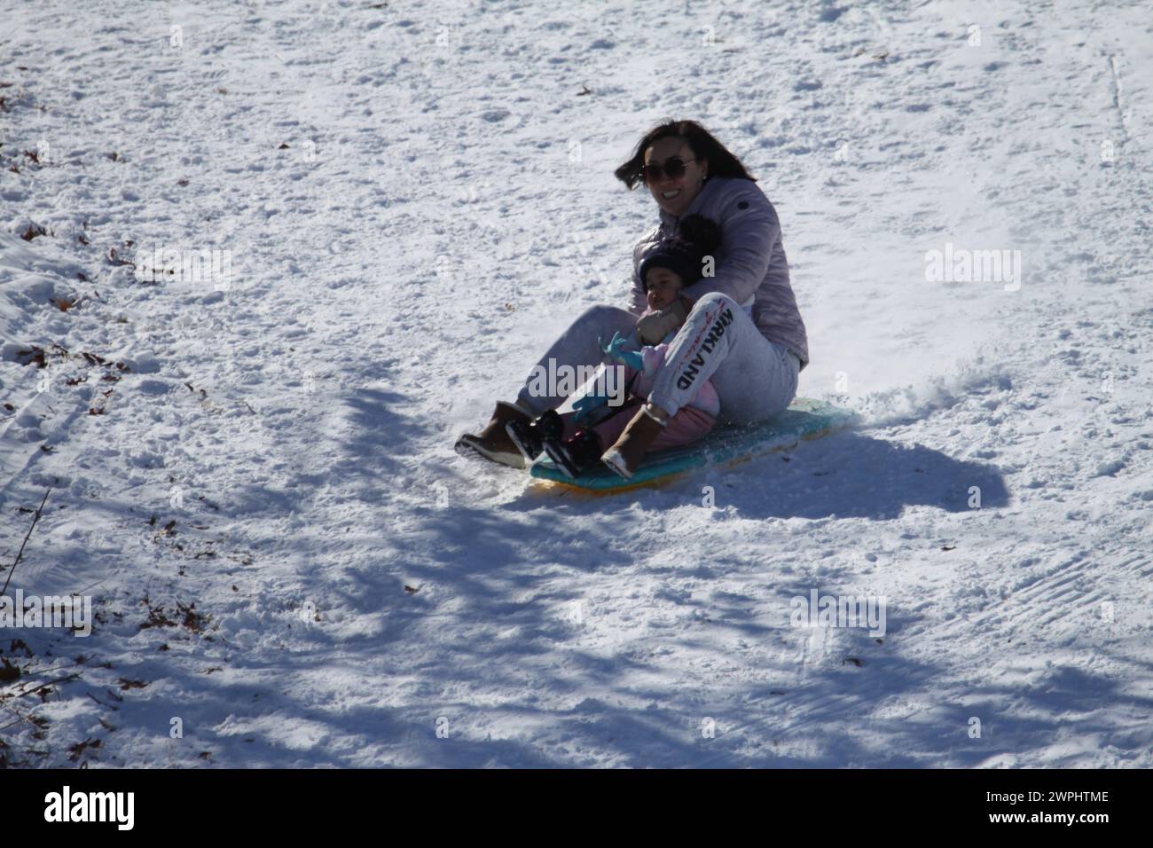 Schlittenfahrt durch das erste Loch des Norman K. Probstien Golfplatzes in Forest Park-St. Louis, Missouri, USA. Stockfoto