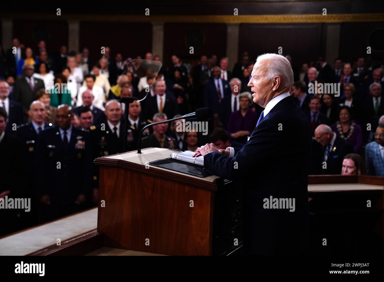 US-Präsident Joe Biden hält seine dritte Rede zur Lage der Union in der House Chamber of the US Capitol in Washington, DC, USA, am 07. März 2024.Credit: Shawn thew/Pool via CNP /MediaPunch Stockfoto
