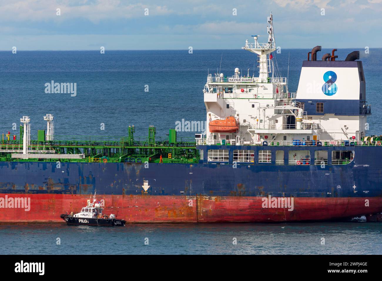 Öltanker, Punta Arenas, Magellan Strait, Magallanes Region, Chile, Südamerika Stockfoto