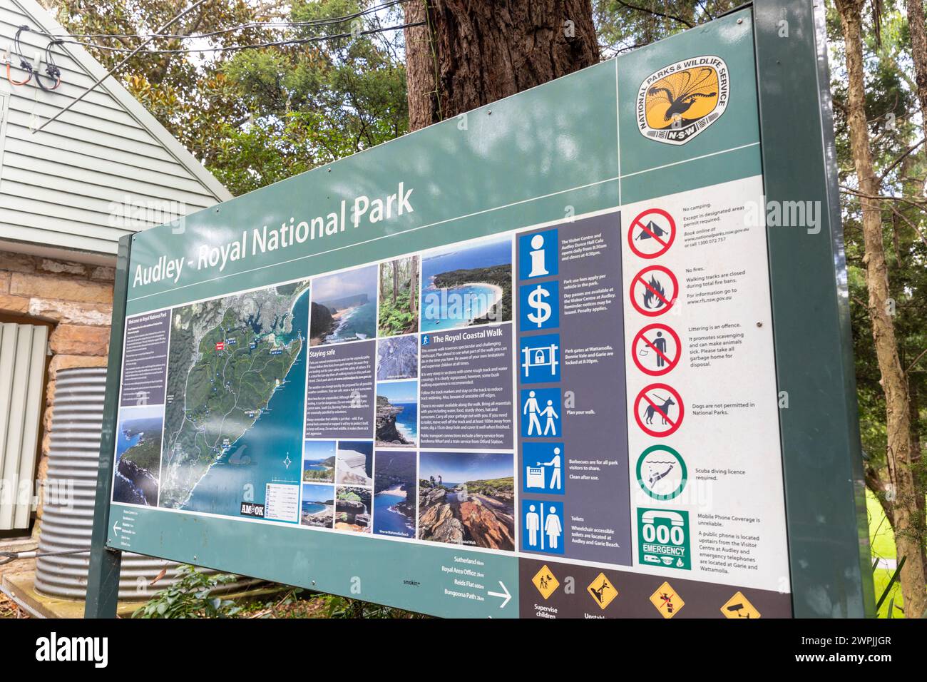 Audley Village im Royal National Park in der Nähe von Cronulla in Sydney, Schild mit Besucherinformationen mit Karten und Sehenswürdigkeiten, NSW, Australien Stockfoto