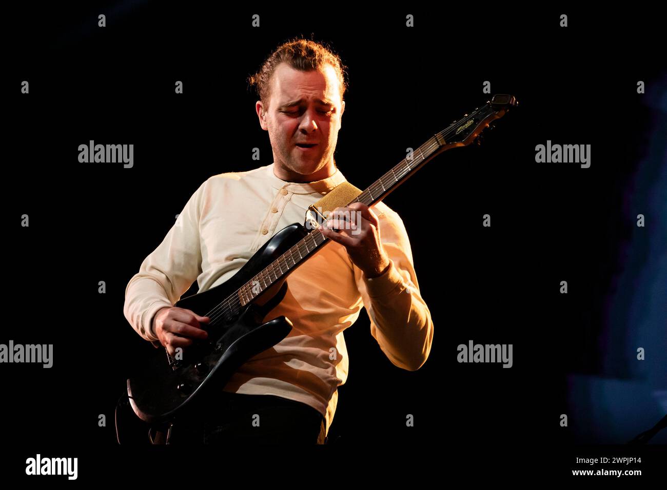 Porto, Portugal. März 2024. Florian Opahle tritt am 7. März 2024 mit seiner Band Jethro Tull im Coliseu do Porto in Porto auf. (Foto: Rita Franca/NurPhoto) Credit: NurPhoto SRL/Alamy Live News Stockfoto