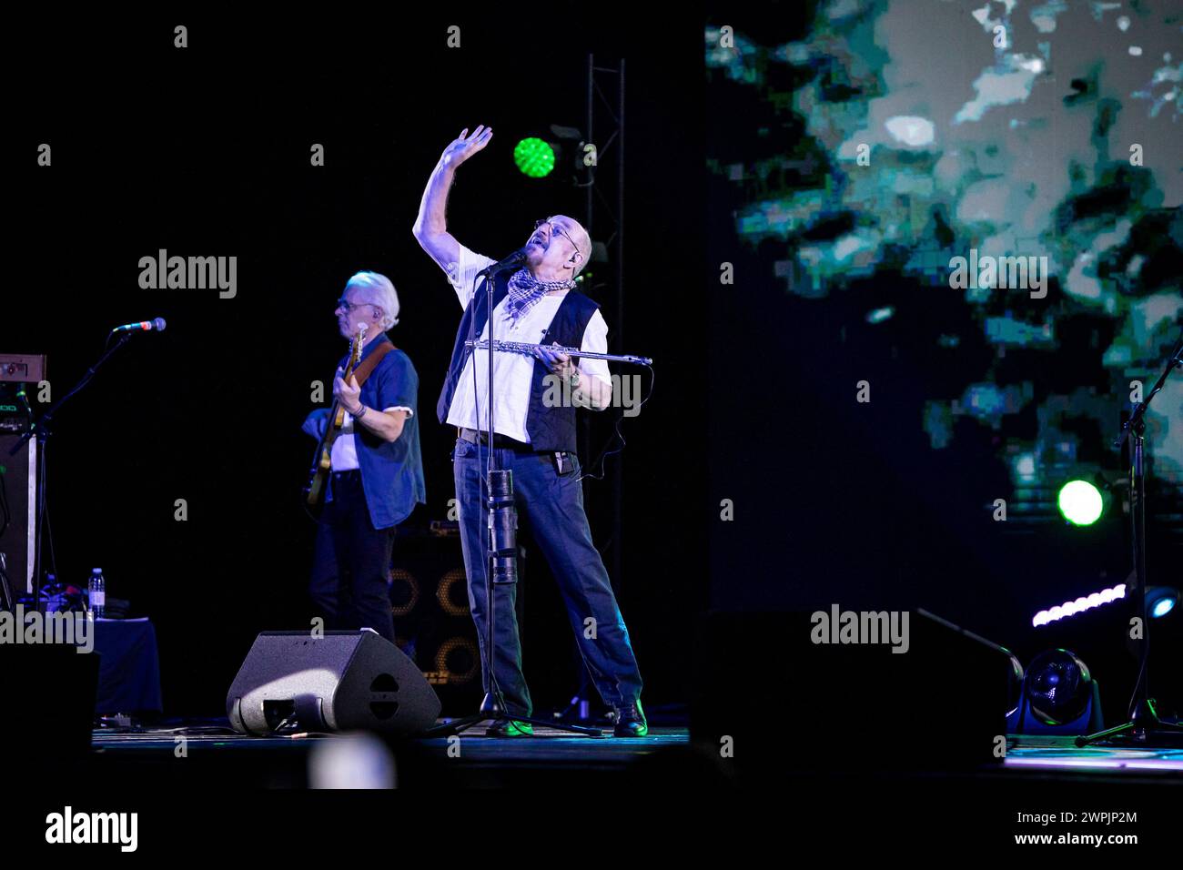 Porto, Portugal. März 2024. Ian Anderson spielt Flöte mit seiner Band Jethro Tull am 7. März 2024 im Coliseu do Porto in Porto, Portugal. (Foto: Rita Franca/NurPhoto) Credit: NurPhoto SRL/Alamy Live News Stockfoto