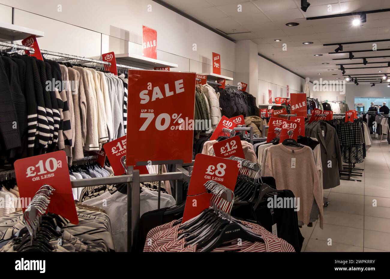Damenmode-Shop jetzt erhältlich Stockfoto