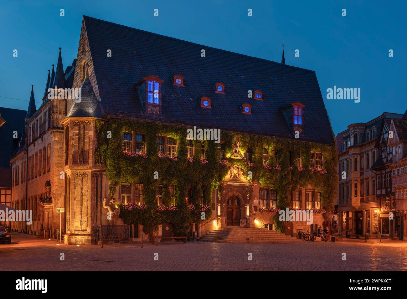 Marktplatz mit Rathaus am Abend, Quedlinburg, Harz, Sachsen-Anhalt, Deutschland, Europa Stockfoto