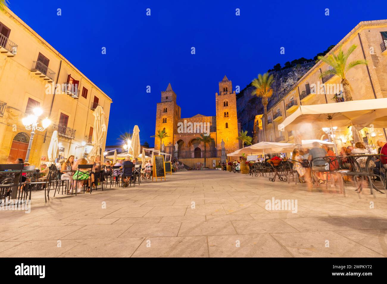 Kathedrale von Cefalu, römisch-katholische Basilika, normannischer Architekturstil, UNESCO-Weltkulturerbe, Provinz Palermo, Sizilien, Italien Stockfoto