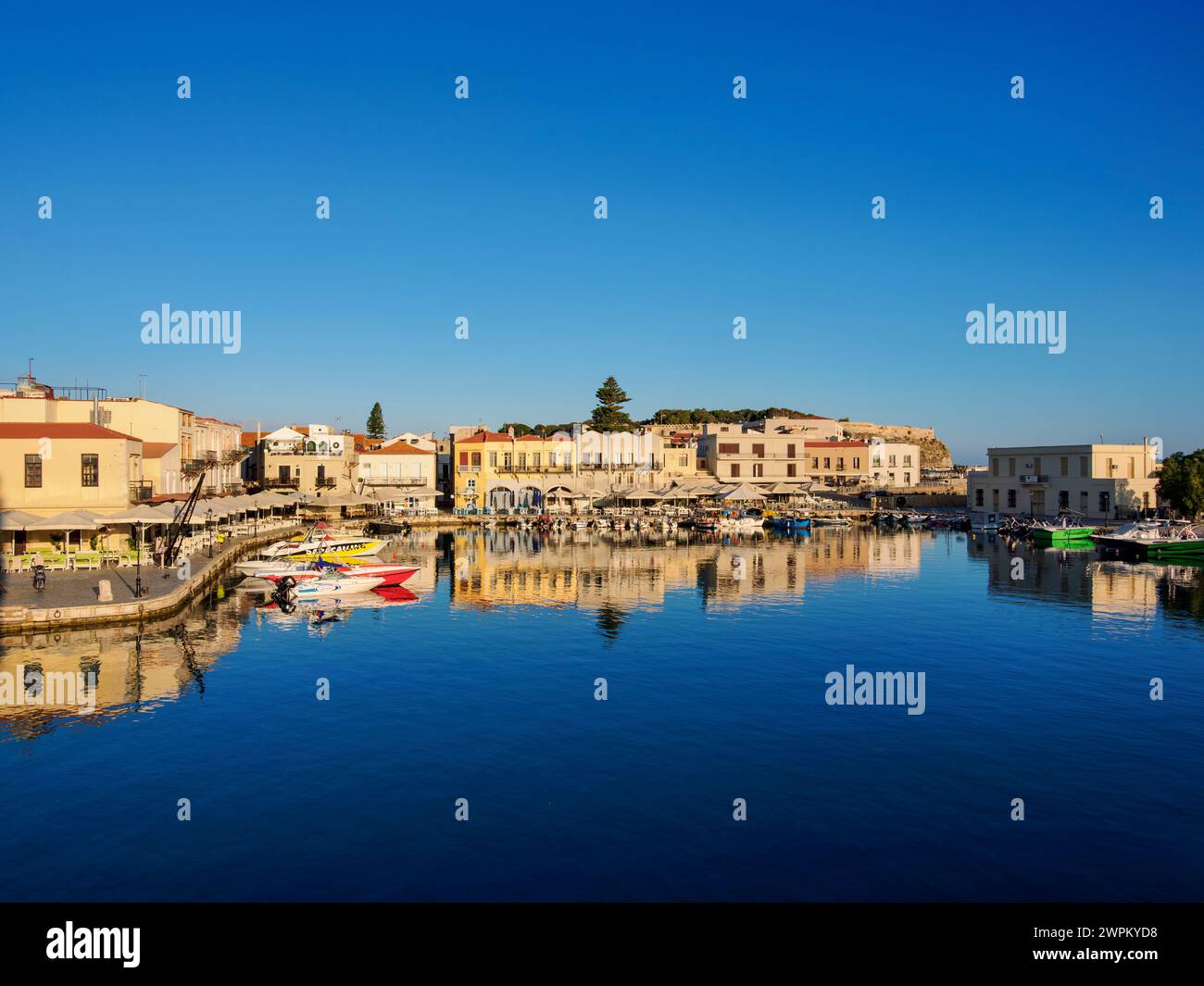 Alter venezianischer Hafen, Stadt Rethymno, Region Rethymno, Kreta, griechische Inseln, Griechenland, Europa Stockfoto